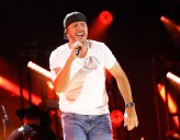 Country icon opens up about sister’s sudden death: ‘Tragic beyond words’