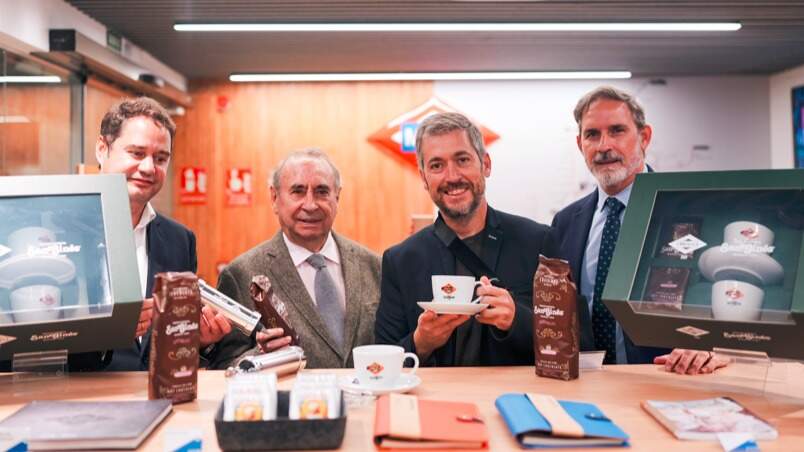 Metro de Ópera celebra 100 años con chocolate y churros de San Ginés