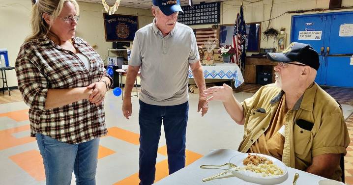 World War II veteran's family, friends celebrate his 105th birthday