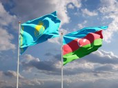Cancilleres de Azerbaiyán y Kazajstán debaten situación regional
