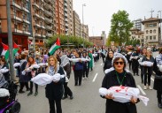 Miles de personas unen sus voces en Gijón para gritar «viva Palestina libre»
