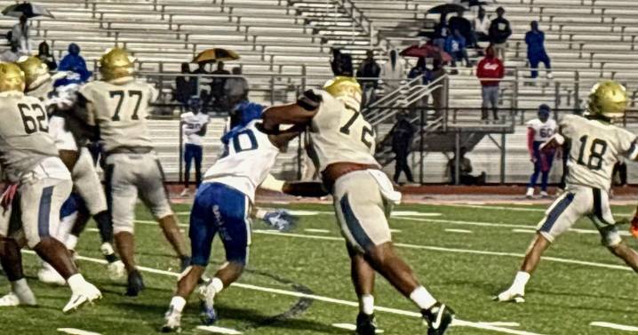 An impressive night for Hapeville’s Chris Booker, Georgia’s No. 1 OL prospect