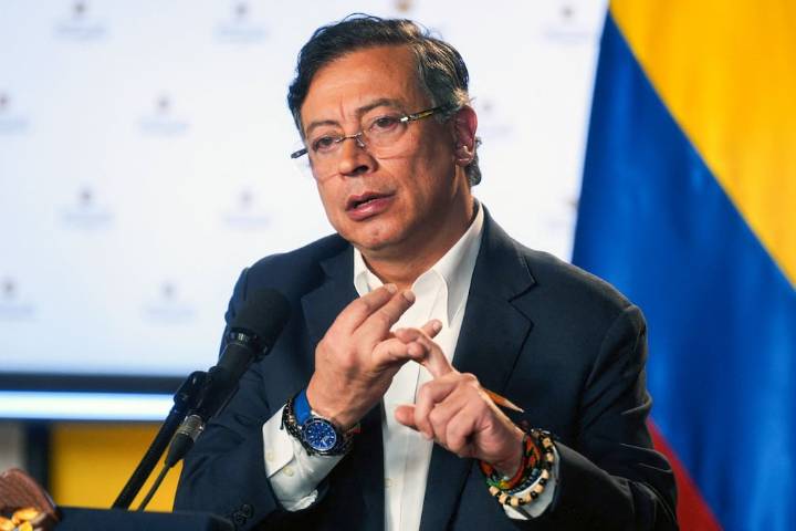 Gustavo Petro dice que ataques de EE. UU. contra embarcaciones son “ejecuciones extrajudiciales”
