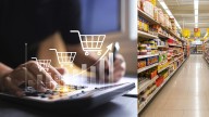 Colombianos seguirían gastando a manos llenas hasta 2027, predicen en Oxford Economics. Hoy ese consumo es el motor del PIB