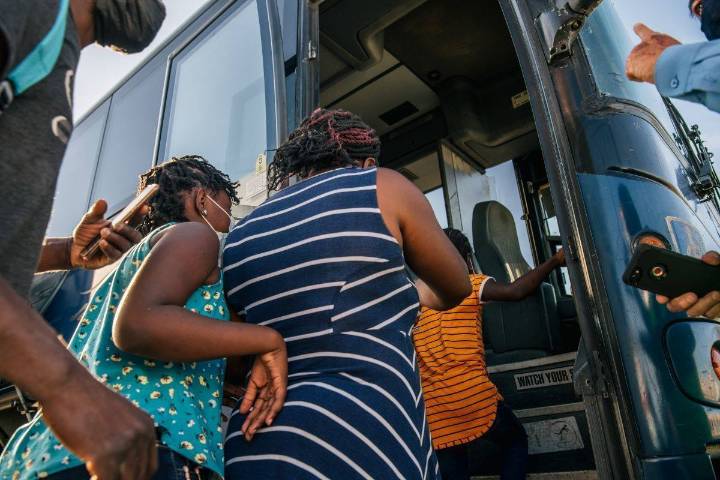 El gran dilema del púlpito: ¿cómo abordan los pastores hispanos la política de inmigración?
