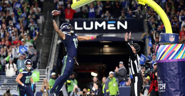 No Fun League levies fine for goalpost dunk