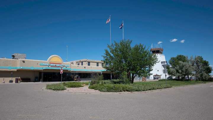 Are Pueblo airport flights impacted by the US government shutdown?