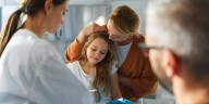 Bebés y niños pasan mucho más tiempo del necesario sin líquidos antes de la cirugía