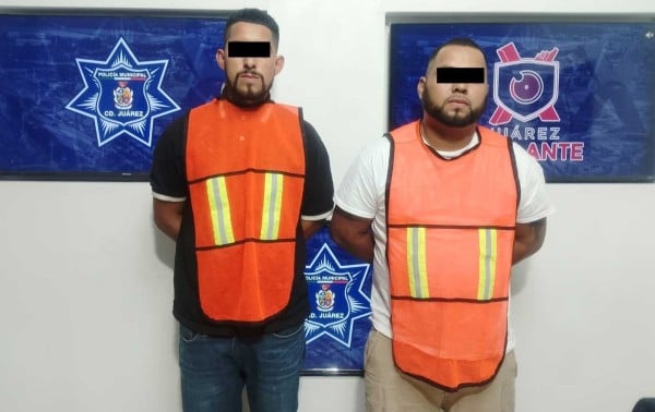 Llevaban hermanos una pistola; los arrestan