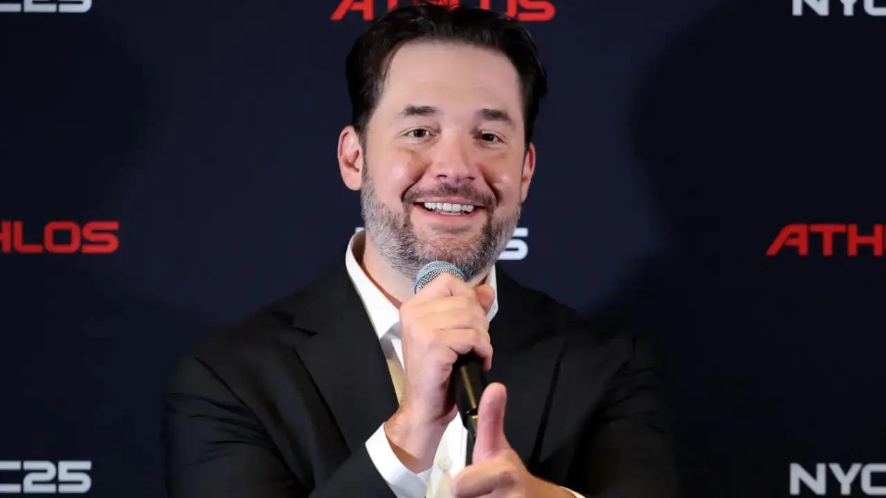 Ohanian y Altman advierten sobre la ‘teoría de la Internet muerta’: ¿qué es y cómo la IA la hace posible?