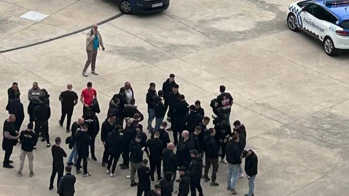 Alrededor de 50 radicales del Sporting agreden a un varón de 38 años en su llegada a Valladolid
