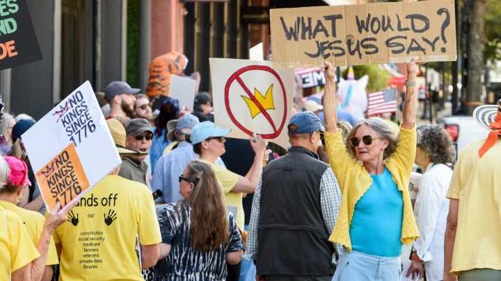 Anti-Trump 'No Kings' protest draws over 700 attendees in Montgomery