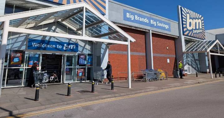 Budget retailer B&M issues warning after closing Stoke