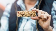 Un experto en nutrición revela los 7 "alimentos saludables" que en realidad no lo son