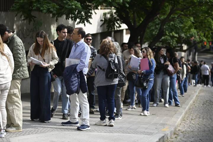 Ley de Nietos. El consulado español que trabajó contra reloj para cumplir con la inédita demanda de la ciudadanía