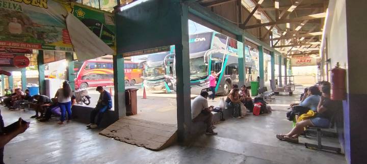 Anuncian medidas de protesta rechazando cierre del terminal terrestre en Morales