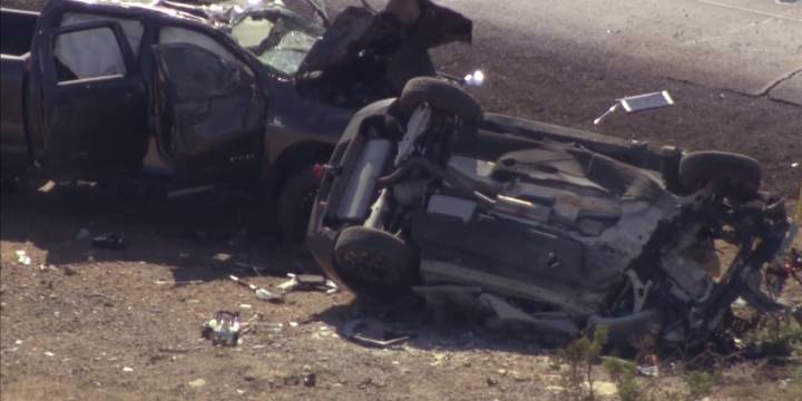 Woman dead, man seriously hurt in crash on SR 74 near Peoria