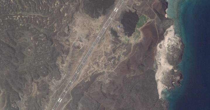 Aparece una misteriosa pista de aterrizaje en una isla yemení mientras los hutíes se ven presionados
