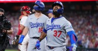 Hernández's homer lifts Dodgers over Phillies in NLDS opener