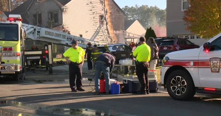 2 firefighters injured as winds create 'choking' smoke at Glen Allen house fire