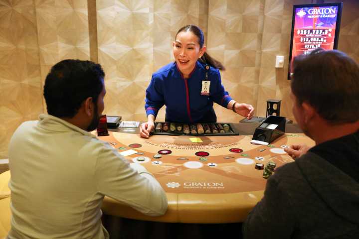 Bay Area casino dealer crowned ‘Best Dealer in America’ at Las Vegas competition