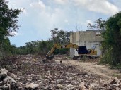 Denuncian invasión de predios en la colonia Jardines de Bosque Real de Playa del Carmen