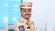 Mobile phone thief attacks Hyderabad DCP, police opens fire