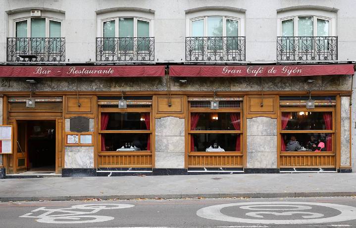 El Café Gijón pasa a manos del grupo hostelero Cappuccino, que mantendrá su "esencia"