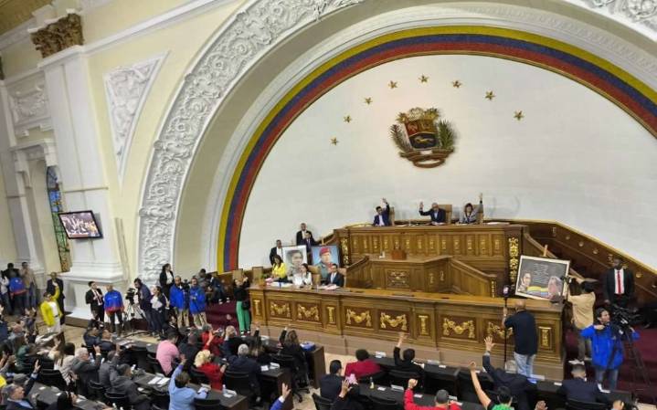 AN aprueba en primera discusión proyecto de ley para la defensa del país ante «asedio» de EEUU
