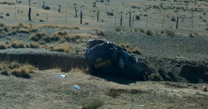 Una camioneta volcó y dejó el saldo de una víctima fatal