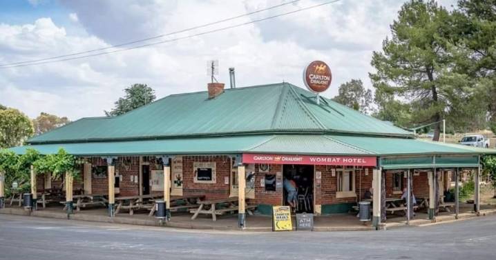 Quiet no more: Wombat pub thumps back into action
