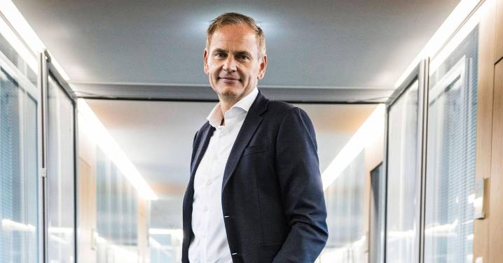El CEO de Volkswagen pide “medidas convincentes” para acelerar la transición hacia la electrificación total