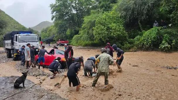 Lluvias provocan muertes y derrumbes en tres estados