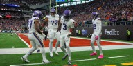 Browns stunned by Vikings in London