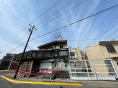 Comienzan a regresar familias tras incendio en Santa Catarina