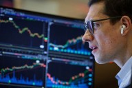 Hedge funds slash energy, bank stocks amid sharp stocks selloff