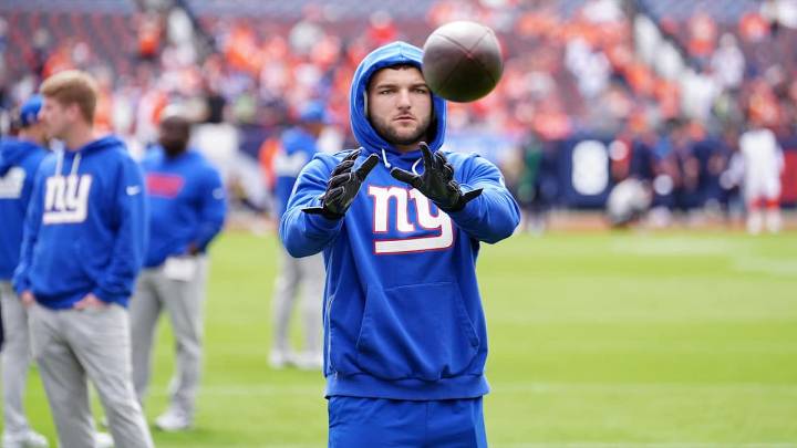 🕓 Countdown to Kickoff: Giants take the field