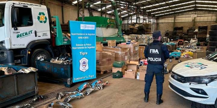 Desarticularon una banda que robó millones de dólares en repuestos de las fábricas de Ford y Volkswagen