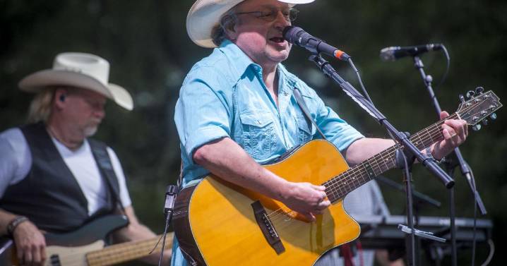 Mark Chestnutt hospitalized in Louisiana before concert