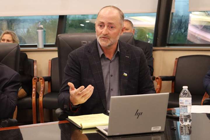 Federal workers receive nearly $1 million in emergency loans through state, community bank programs