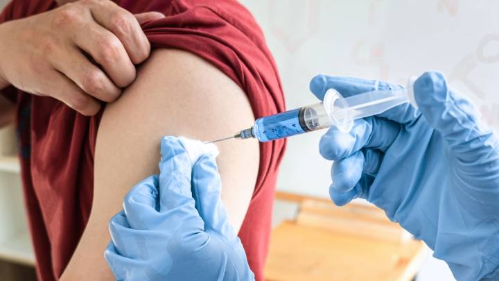 La vacunación contra la gripe y la Covid-19 comienza este martes en Extremadura