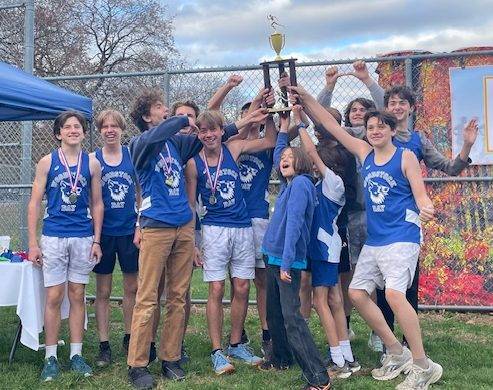 High school cross country: Woodstock Day School wins HVAL championship