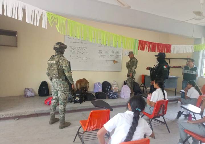 Marina y autoridades locales implementan el programa “Mochila Segura” en Zihuatanejo, Guerrero