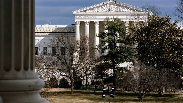 Trump pide a Corte Suprema permiso para destituir a jefa de Oficina de Derechos de Autor