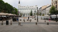 La plaza Santa Ana espera la llegada del frío para replantar sus árboles tras el fin de las obras
