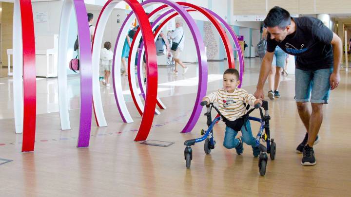 Dani, el niño de dos años que resiste a una enfermedad ultrarrara gracias a una terapia génica