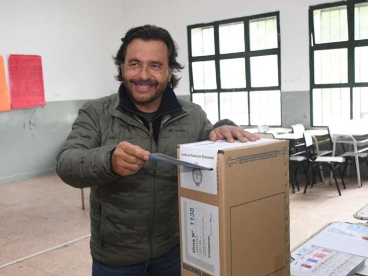 Gustavo Sáenz responsabilizó a Cristina Kirchner por el resultado de las elecciones: dijo que puso candidatos "a dedo" y que intervino los PJ de Salta, Jujuy y Misiones