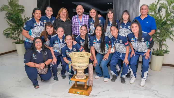 El Gobernador recibió a las campeonas de la Copa de la Amistad 2025