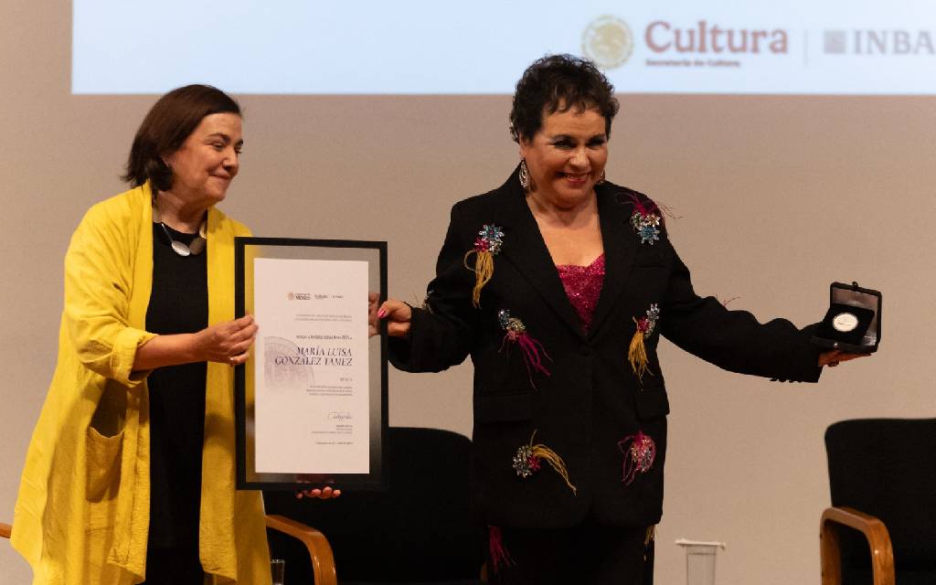 La mezzosoprano María Luisa Tamez recibe la Medalla Bellas Artes 2025