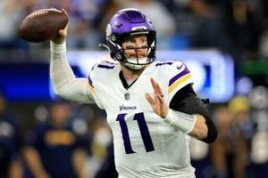 Vikings lose Wentz for NFL season to shoulder surgery
